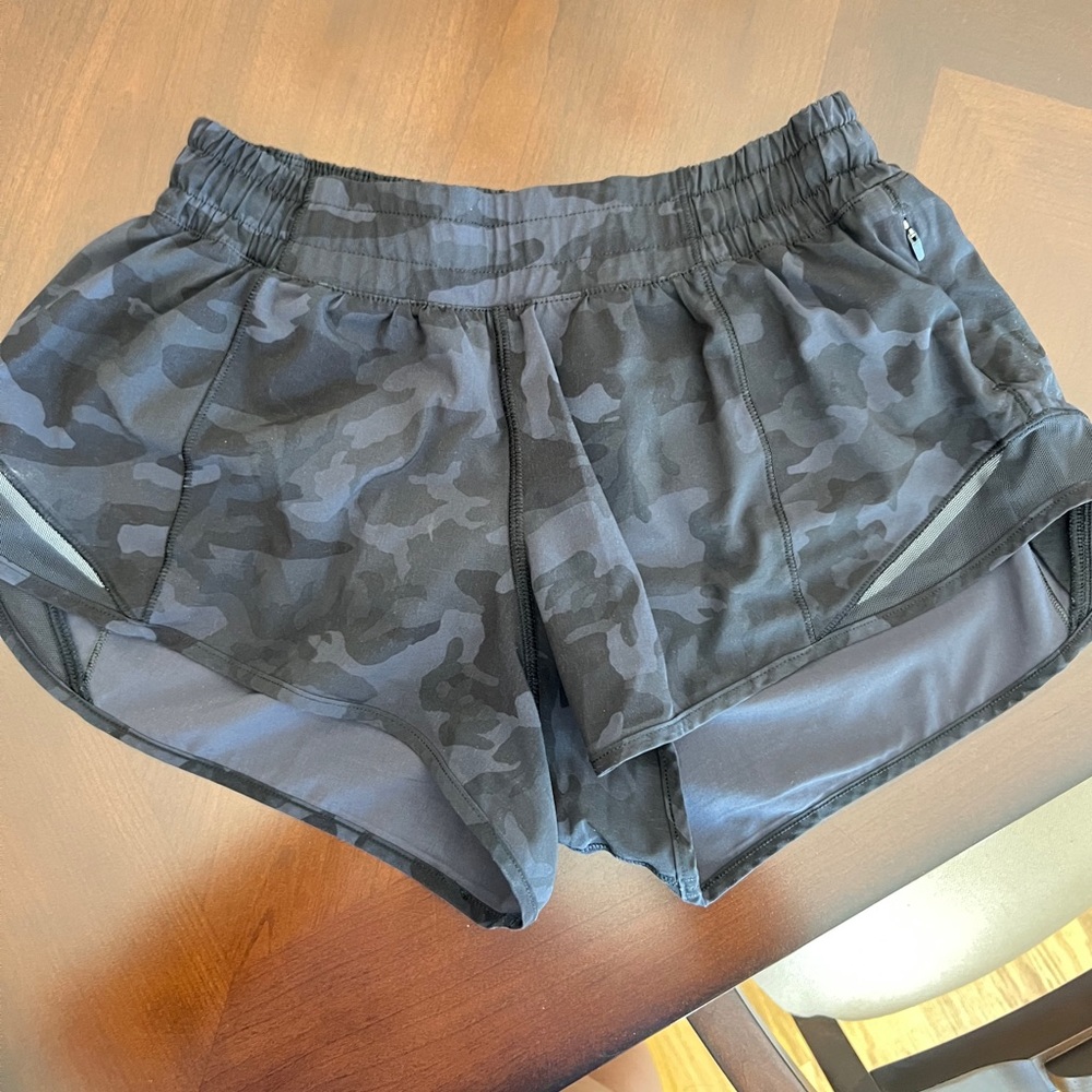 LULU hotty hot short 2.5”🔥🔥🔥